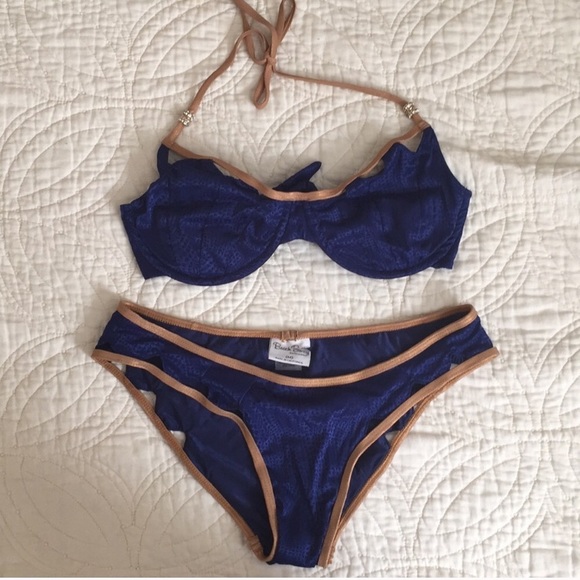 Beach Bunny - Picture 4 of 8